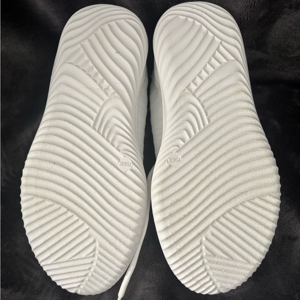Torrid White Knit Sneakers 7.5WW Extra Wide Width Comfort Walking Athleisure - Picture 5 of 6